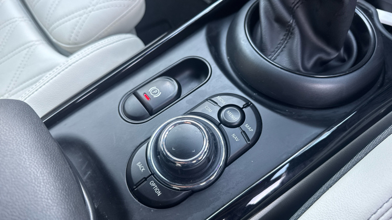 MINI Clubman 1.5 Cooper Exclusive 6dr Auto [Comfort/Nav+ Pack] Petrol Estate